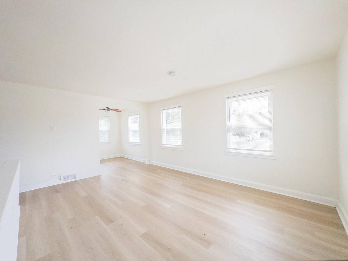Townhouse for rent at Cedar Knoll, 221 Berkley Rd, Paulsboro, NJ 08066