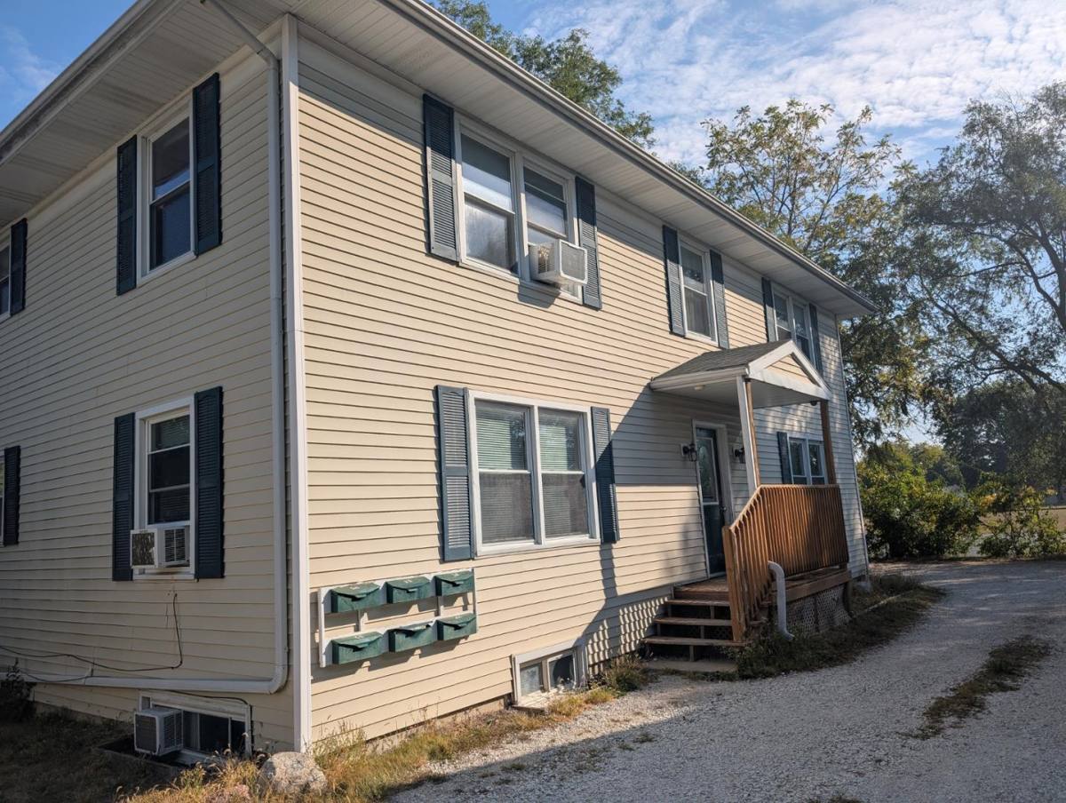 Apartment for rent at 422 N Sheldon St, Rantoul, IL 61866