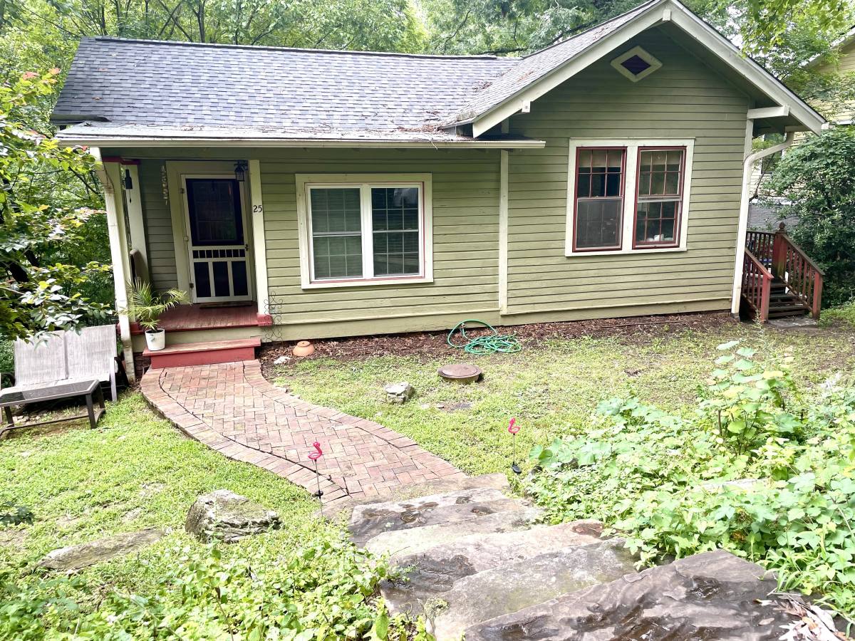 House for rent at 25 Sayles Rd, Asheville, NC 28803