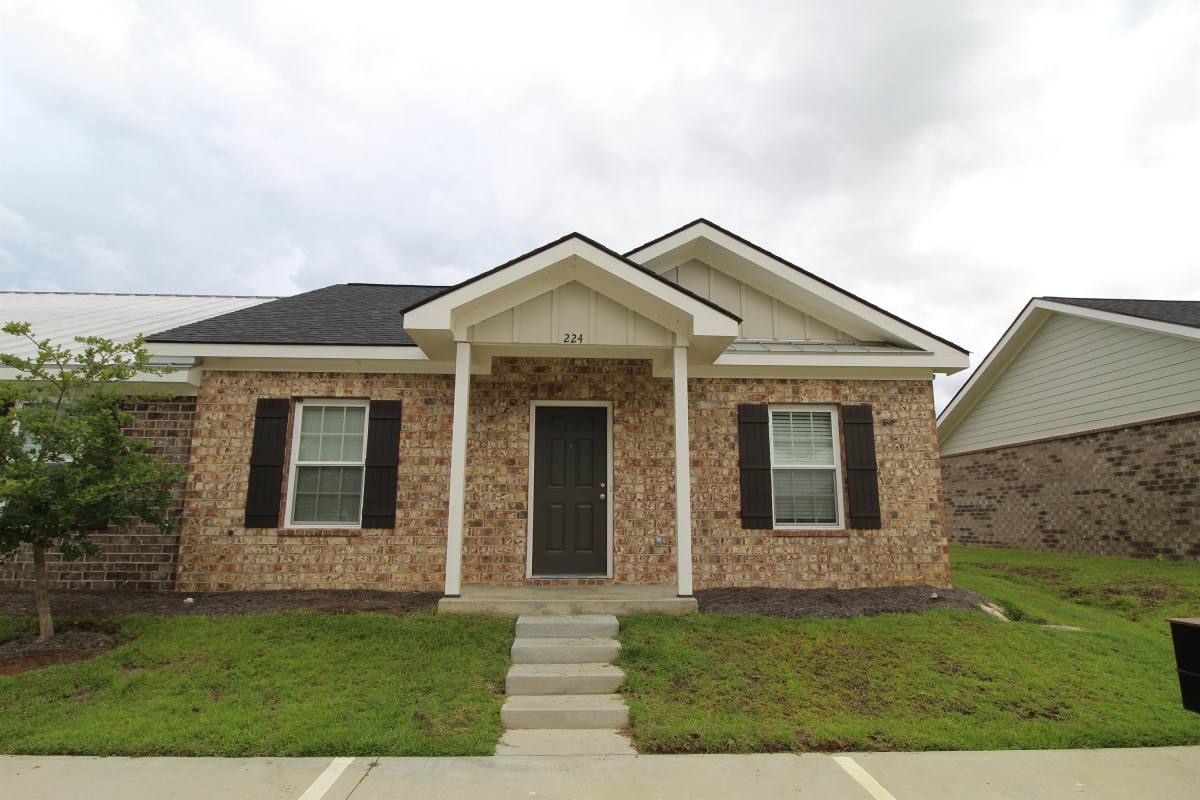 Townhouse for rent at 224 Waybill Circle, Statesboro, GA 30458