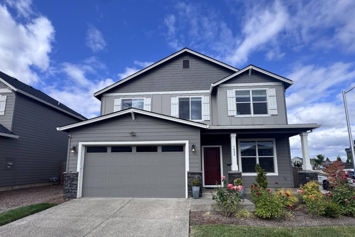 House for rent at 1690 S Quartz Dr, Cornelius, OR 97113