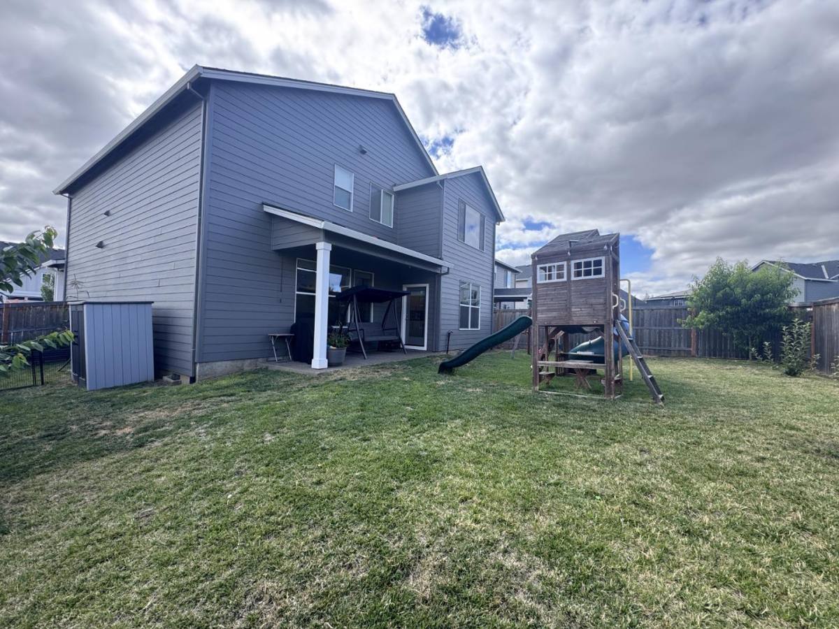 House for rent at 1690 S Quartz Dr, Cornelius, OR 97113