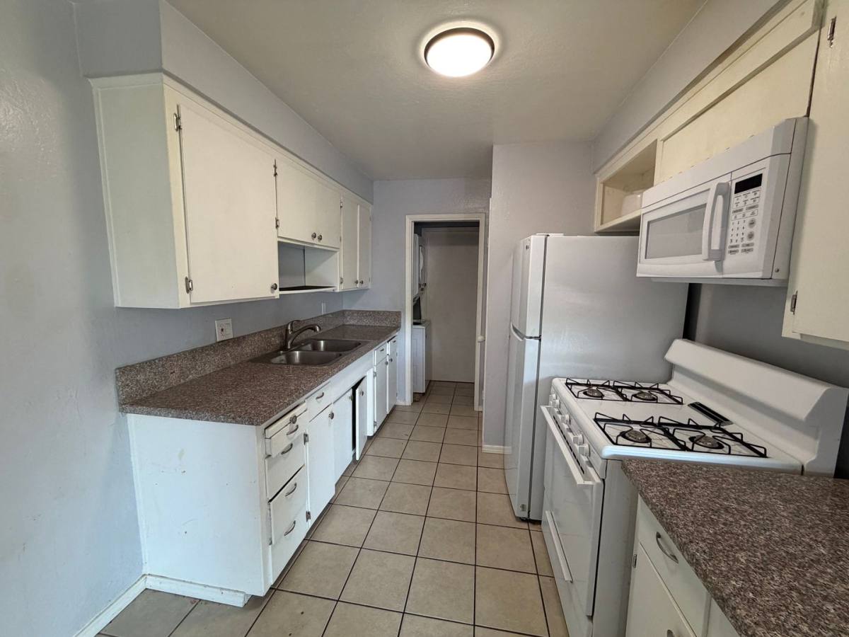 Apartment for rent at 7905 Leona Way, Roseville, CA 95661