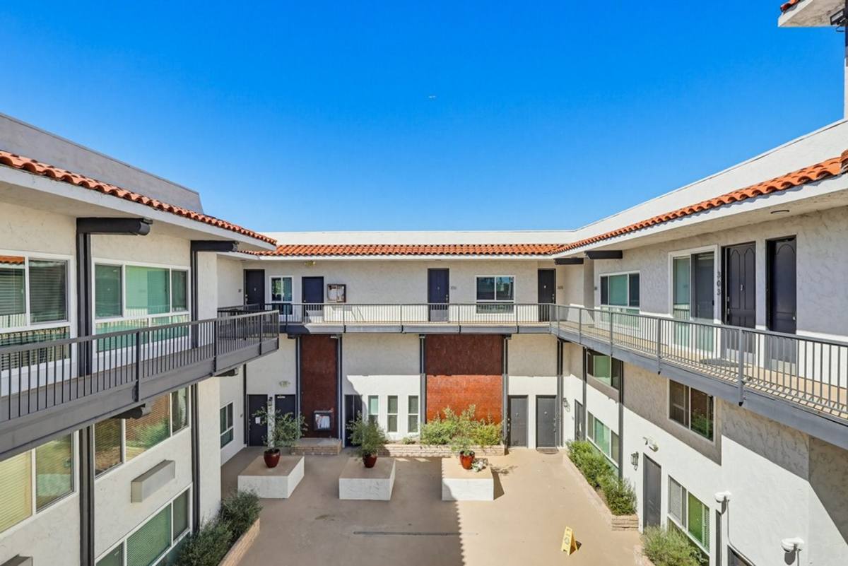 Townhouse for rent at 6175 Canterbury Dr, Culver City, CA 90230
