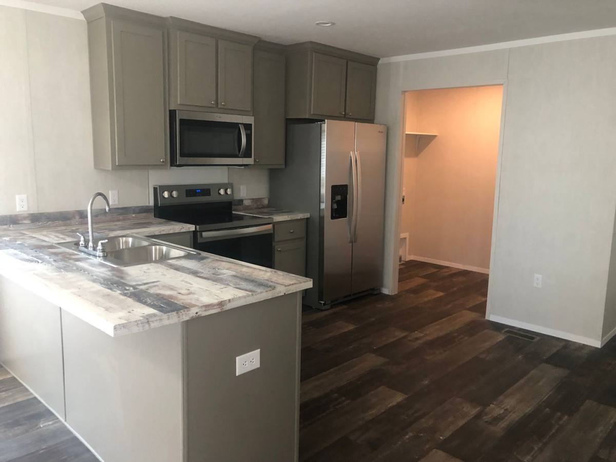 House for rent at 453 W Juniper Ave, Defuniak Springs, FL 32433