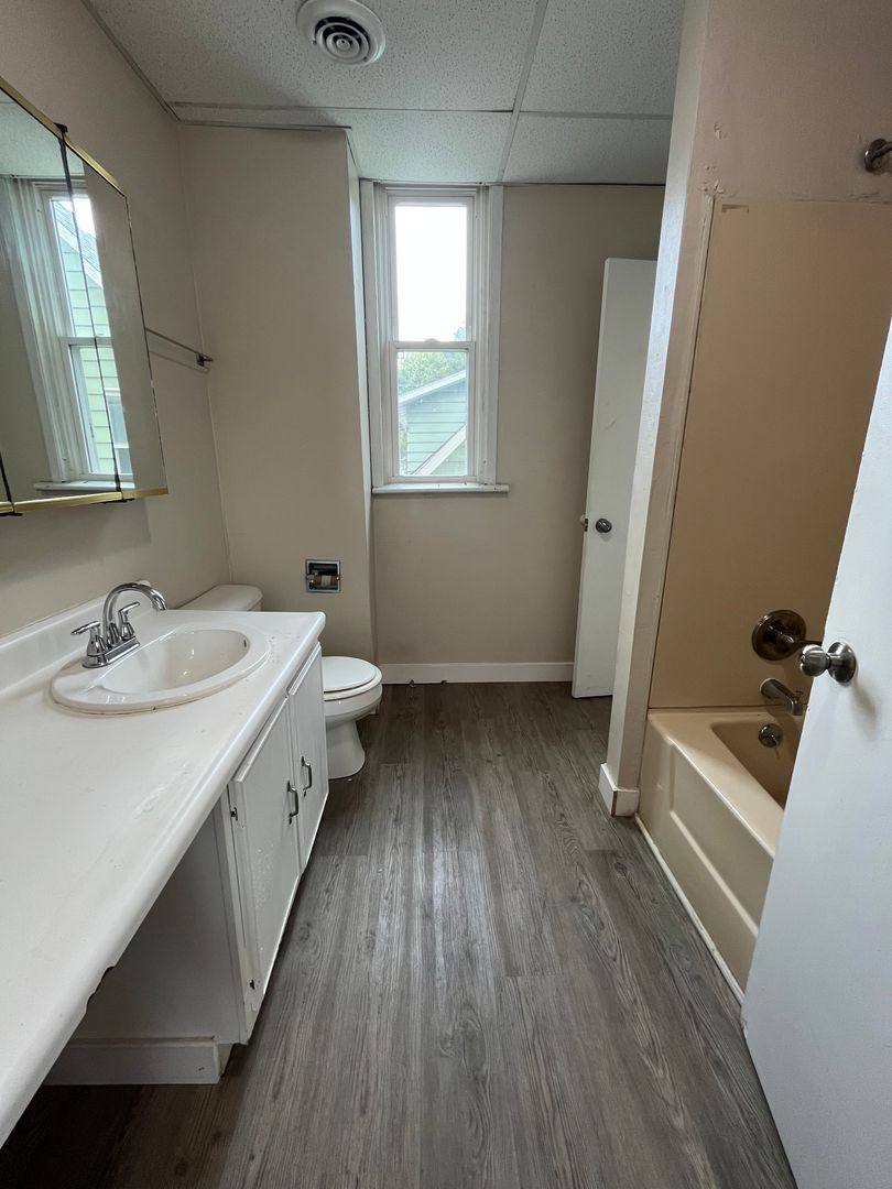 Townhouse for rent at 1122 16th Ave, Moline, IL 61265