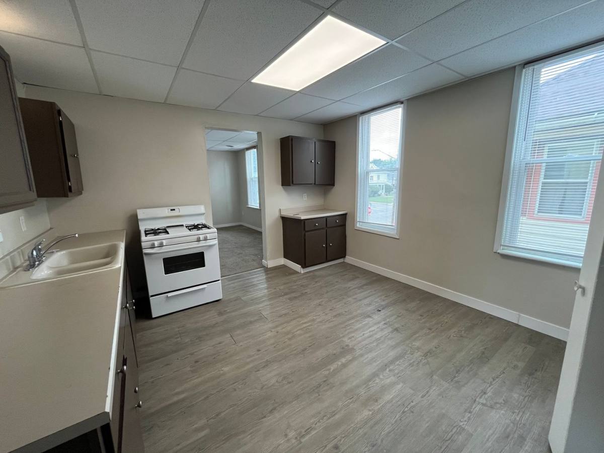 Townhouse for rent at 1122 16th Ave, Moline, IL 61265