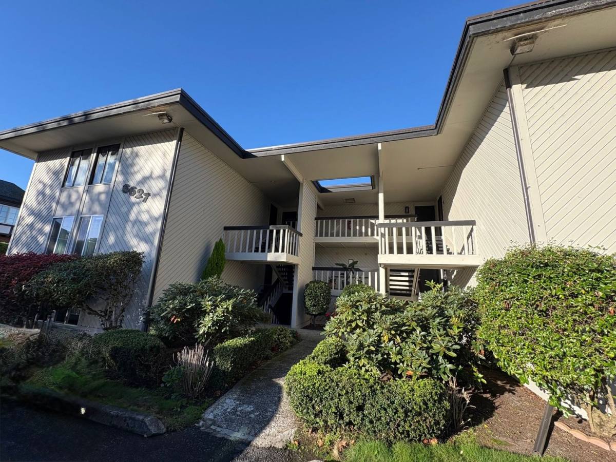 Apartment for rent at 6627 Lakeview Dr #A102, Kirkland, WA 98033