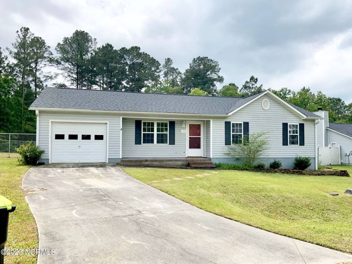 House for rent at 110 Littleleaf Court, Jacksonville, NC 28540