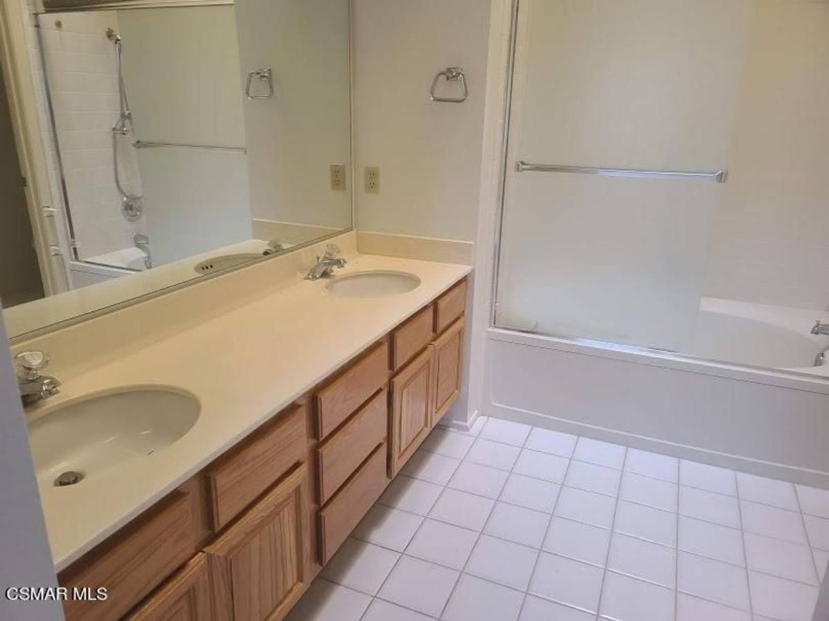 Townhouse for rent at 1029 Amberton Lane, Newbury Park, CA 91320