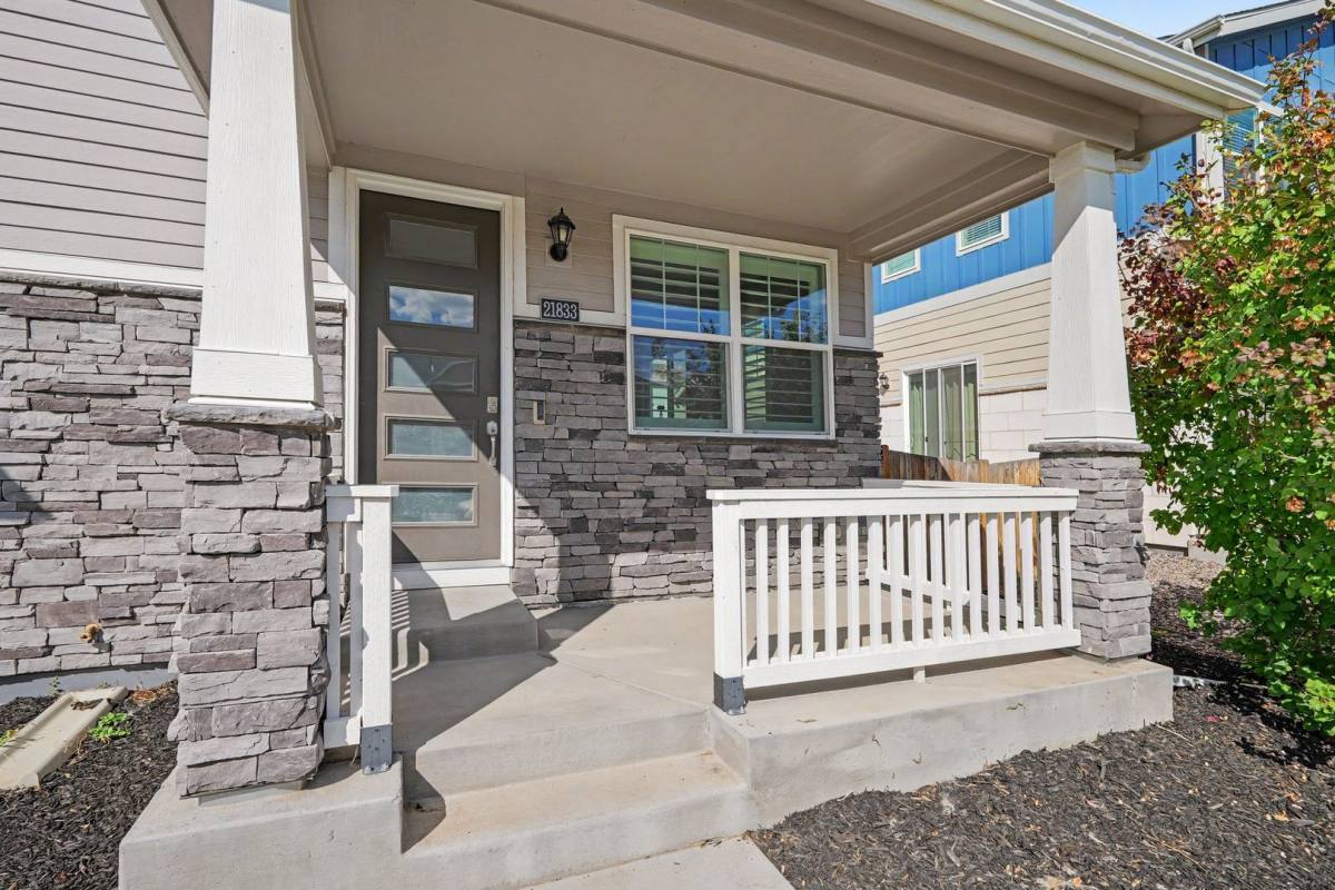 Townhouse for rent at 21833 E 8th Ave, Aurora, CO 80018