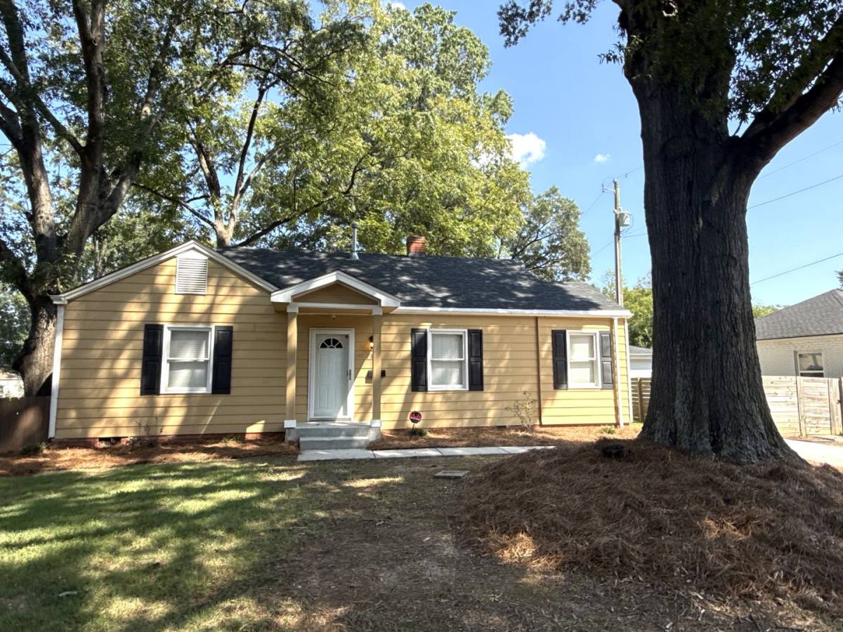 House for rent at 817 Everett Place, Charlotte, NC 28205