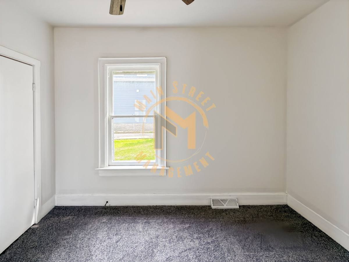 Apartment for rent at 1501 S 10th St, Manitowoc, WI 54220