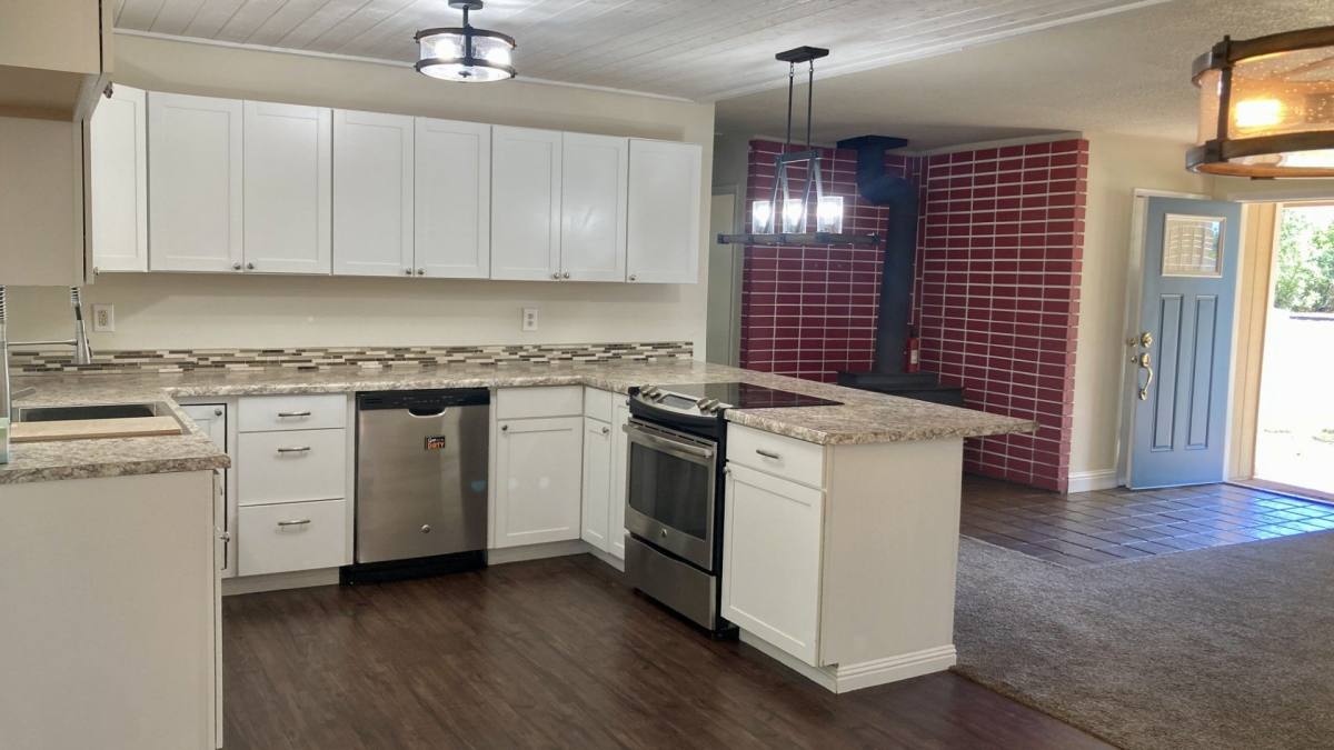 House for rent at 4850 Amanda Dr, Redding, CA 96002