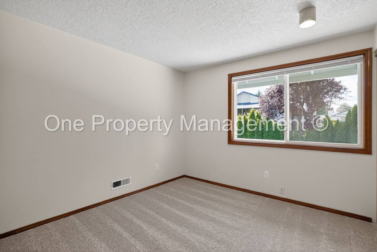 Townhouse for rent at 614 SE 130th Court, Vancouver, WA 98683
