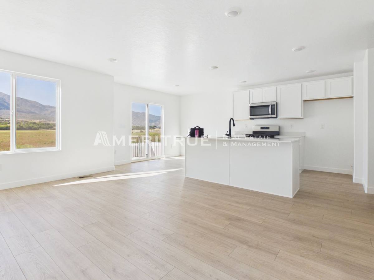 Townhouse for rent at 1868 E 640 N, Salem, UT 84653