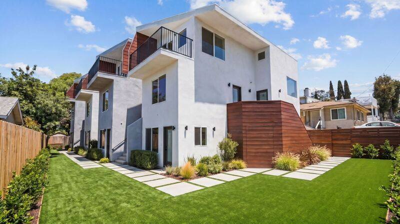 Townhouse for rent at 6638 Valjean Court #2, San Diego, CA 92111