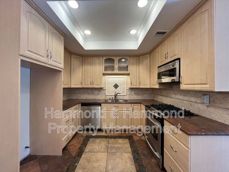 House for rent at 22741 Bassett St, West Hills, CA 91307