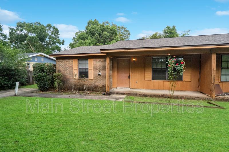 Apartment for rent at 8060 Winodee Rd #B, Pensacola, FL 32514
