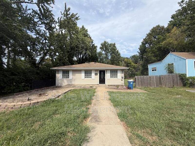 House for rent at 9937 Carlyle Ave, St. Louis, MO 63114