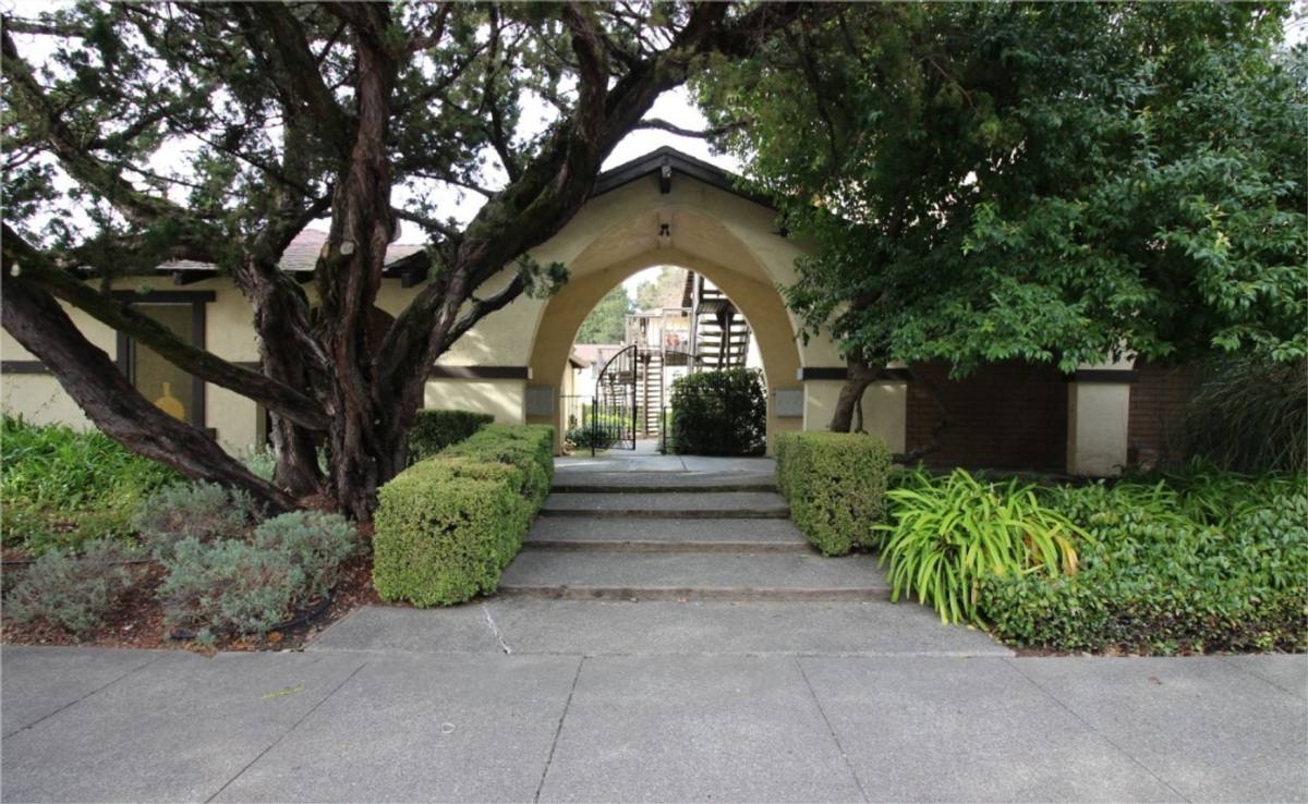 Apartment for rent at 2437 Bethards Dr, Santa Rosa, CA 95405