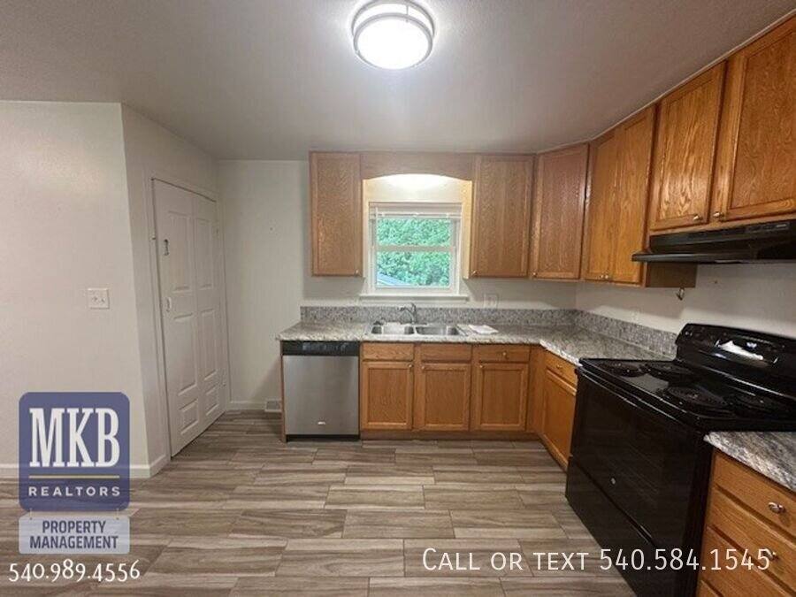 House for rent at 745 Kenyon Rd, Vinton, VA 24179