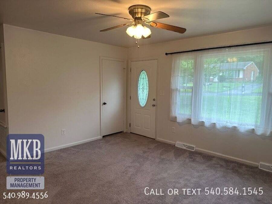 House for rent at 745 Kenyon Rd, Vinton, VA 24179