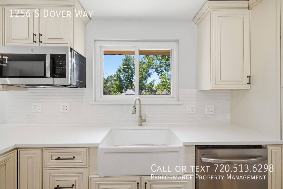 1256 S Dover Way, Lakewood, CO 80232 - House for Rent - Image 10