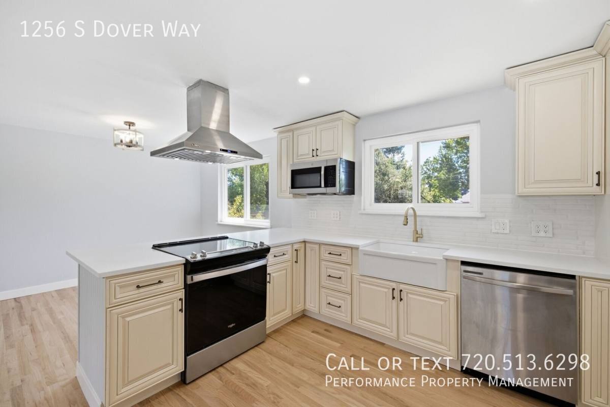 1256 S Dover Way, Lakewood, CO 80232 - House for Rent - Image 8