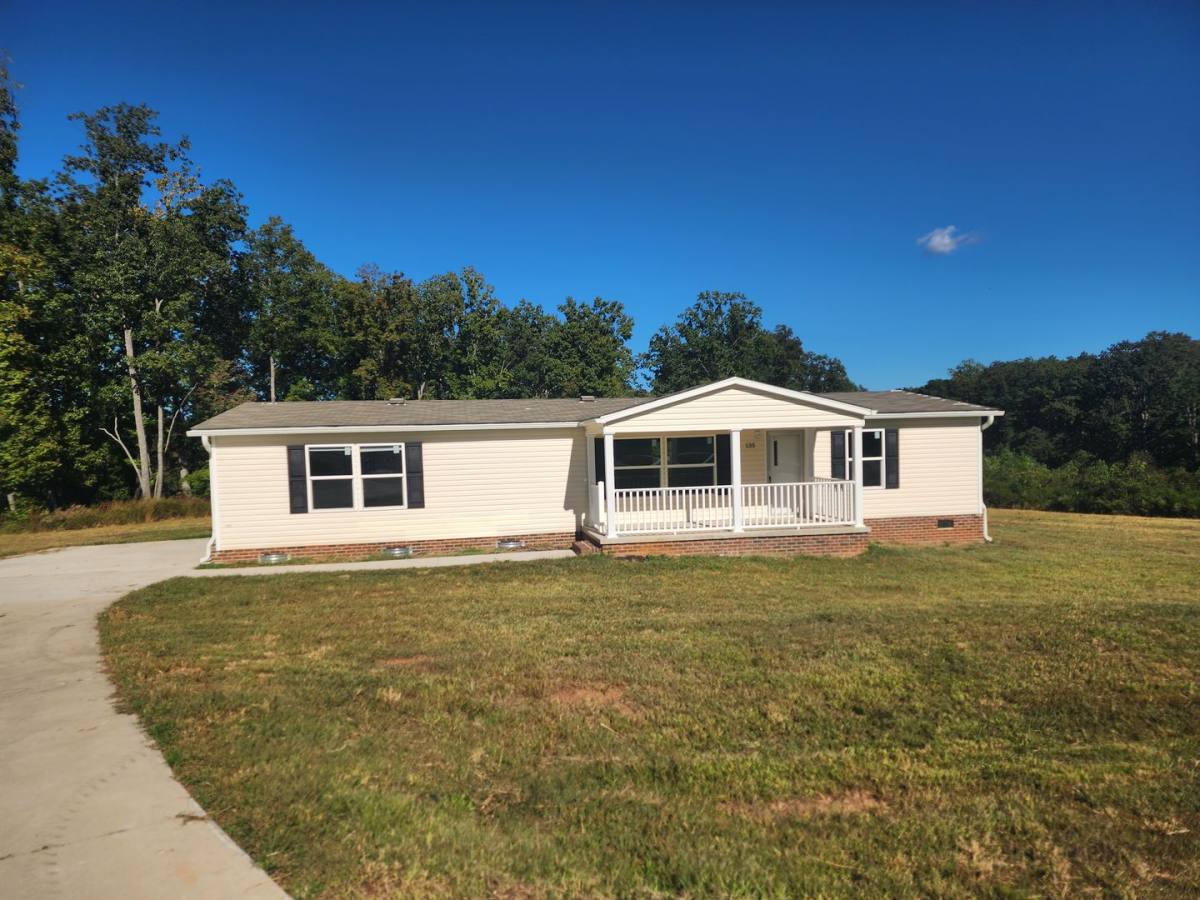 House for rent at 135 Meadow Spring Court, Statesville, NC 28625