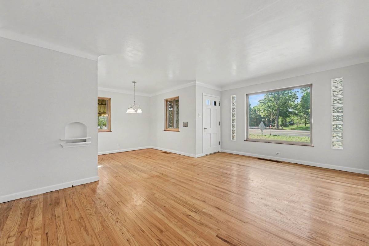 7345 Montview Blvd, Denver, CO 80220