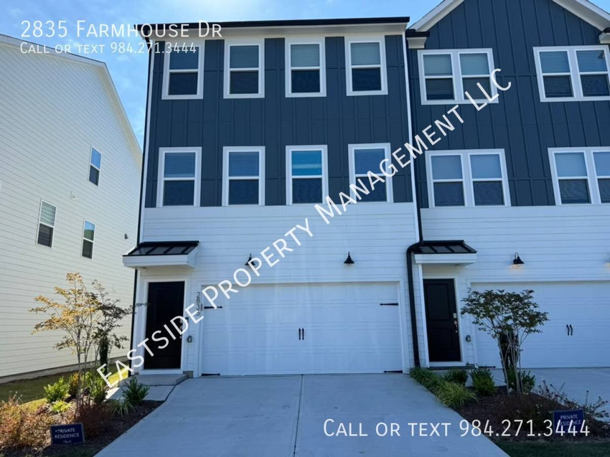 Townhouse for rent at 2835 Farmhouse Dr, Apex, NC 27502