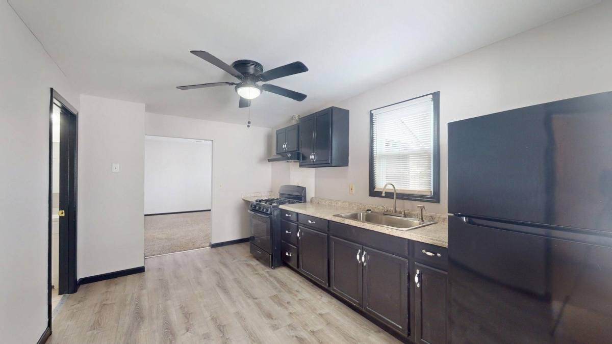 Apartment for rent at 1204-1206 Auburn Ave, Cleveland, OH 44113