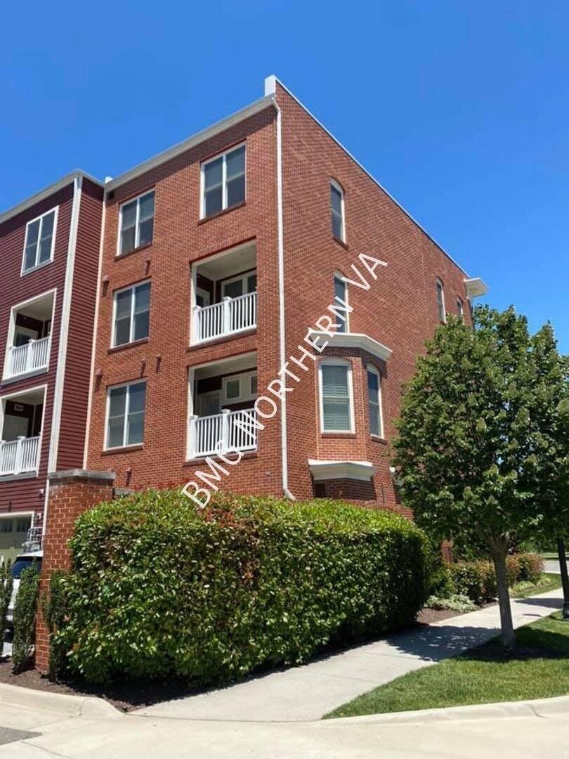 Townhouse for rent at 738 Annie Rose Ave, Alexandria, VA 22301