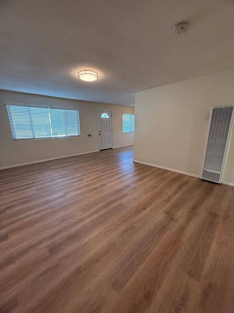 Apartment for rent at 227-233 Wolff St, Oxnard, CA 93033