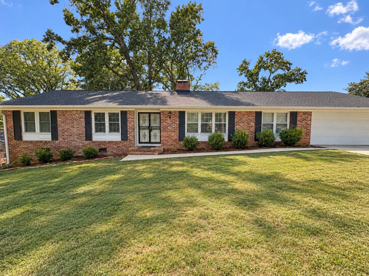 Apartment for rent at 19 Bridgewood Ave, Taylors, SC 29687