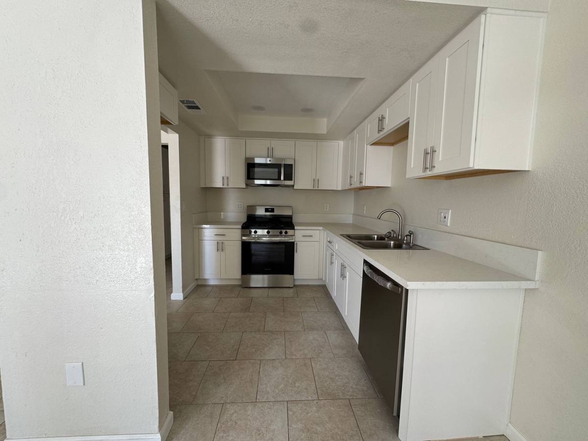Apartment for rent at 41749-55 Marine Dr, Hemet, CA 92544