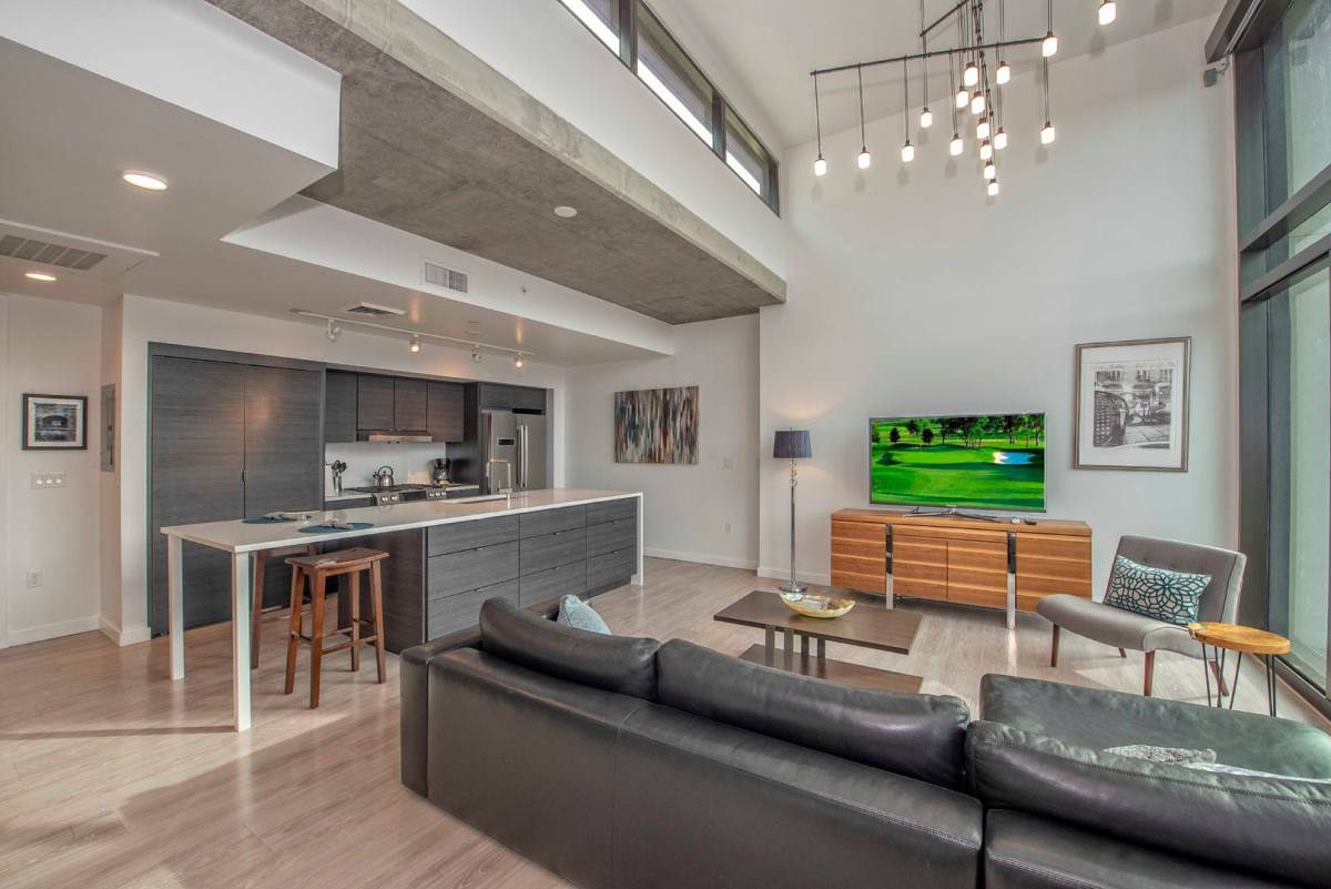 Apartment for rent at 100 W Portland, Phoenix, AZ 85003