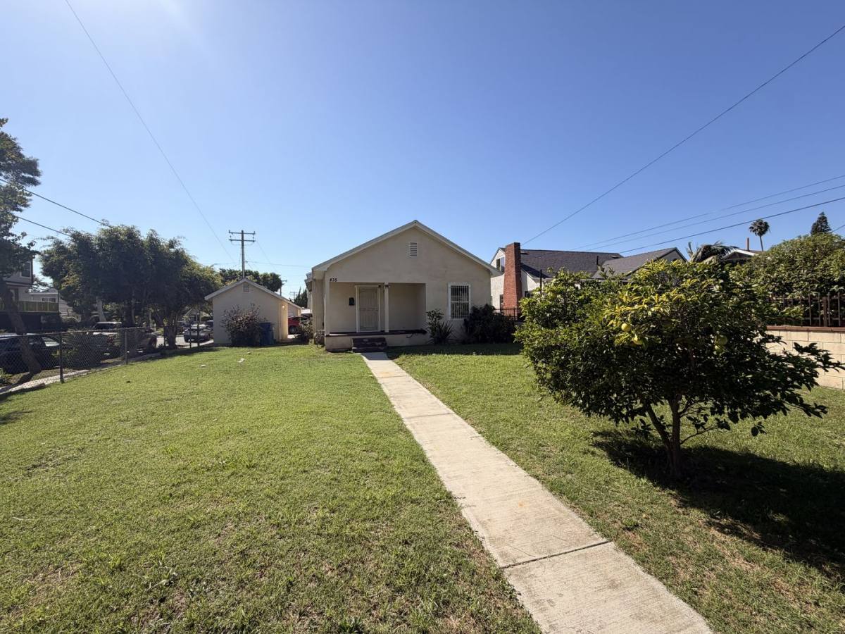 House for rent at 435 S Fir Ave, Inglewood, CA 90301