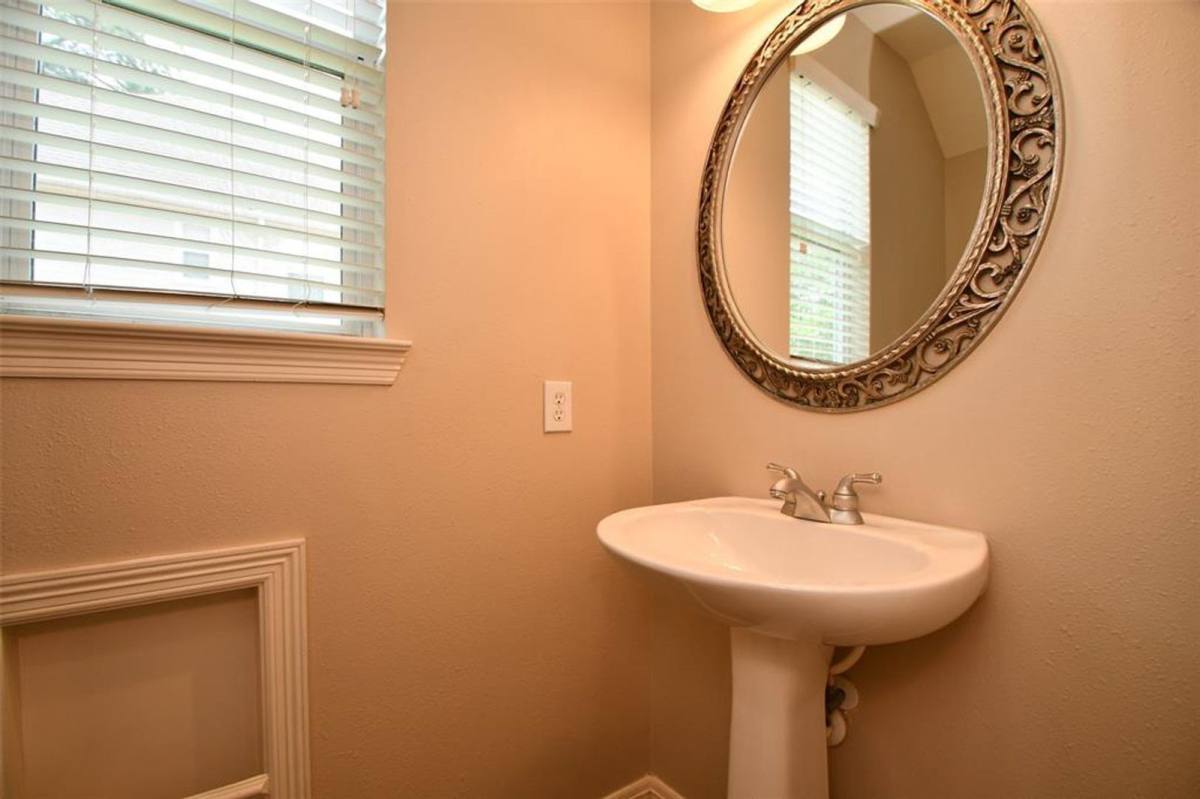 Apartment for rent at 919 Fisher St #D, Houston, TX 77018