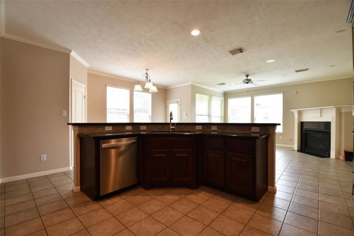 Apartment for rent at 919 Fisher St #D, Houston, TX 77018