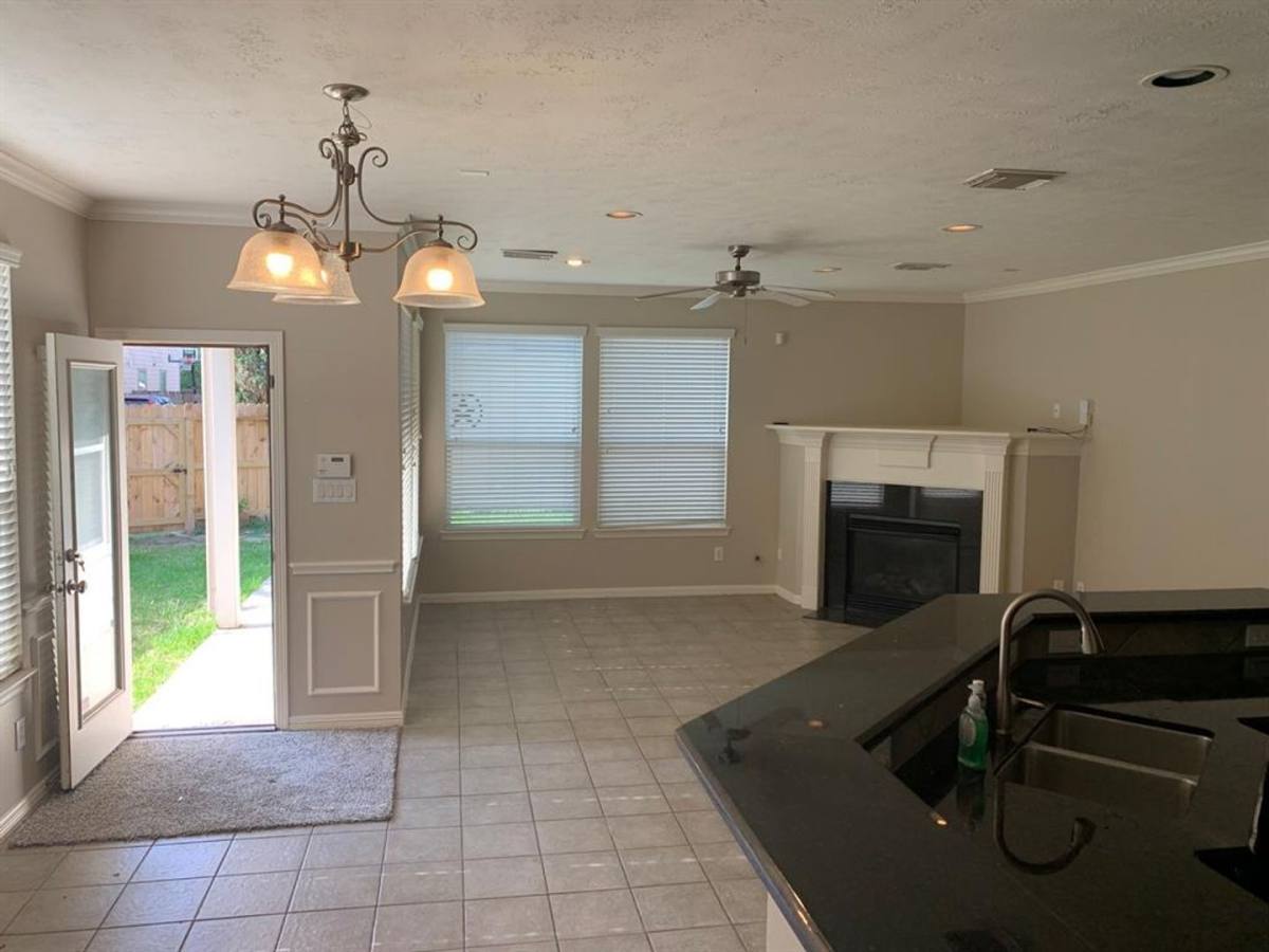 Apartment for rent at 919 Fisher St #D, Houston, TX 77018