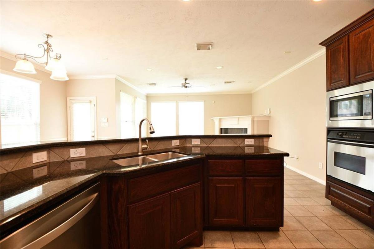 Apartment for rent at 919 Fisher St #D, Houston, TX 77018