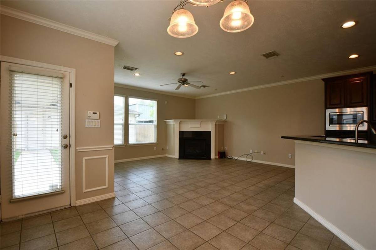 Apartment for rent at 919 Fisher St #D, Houston, TX 77018