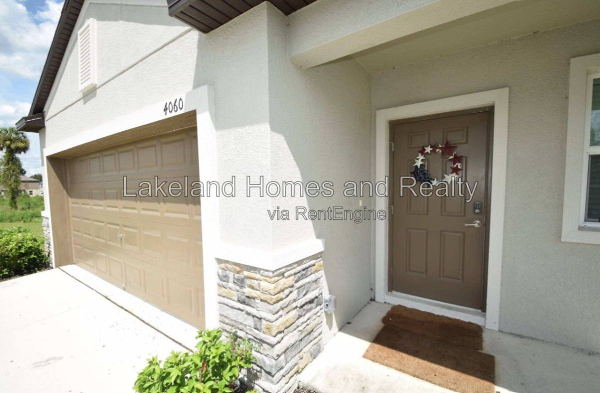 House for rent at 4060 Radiant Mountain Dr, Plant City, FL 33565