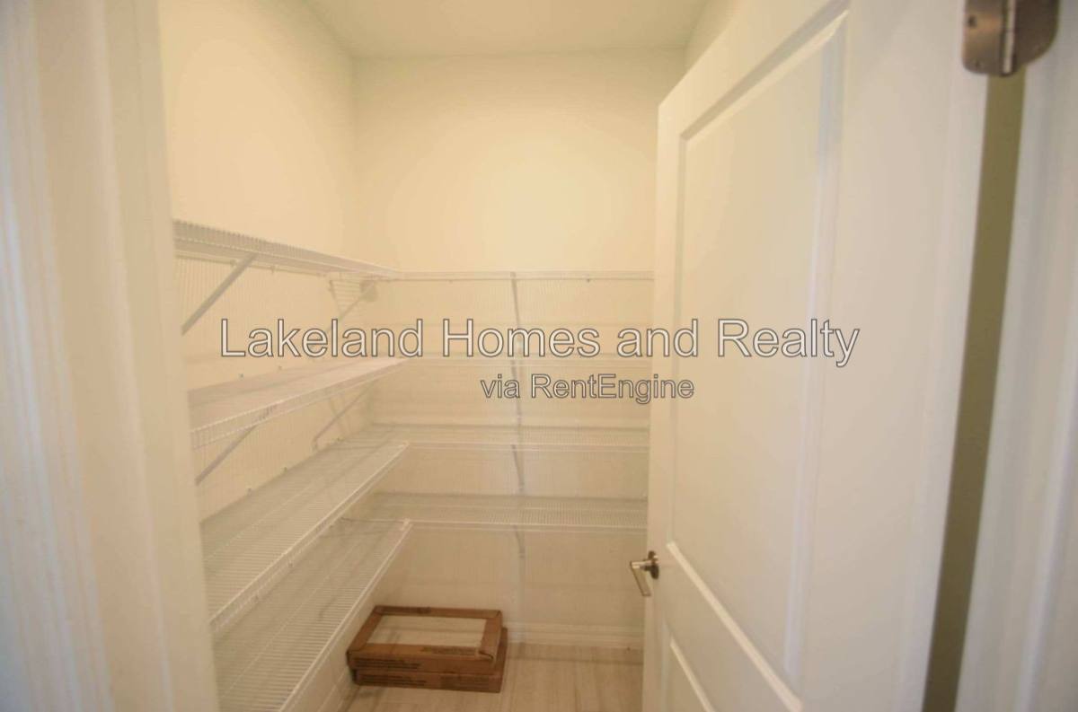 House for rent at 4060 Radiant Mountain Dr, Plant City, FL 33565