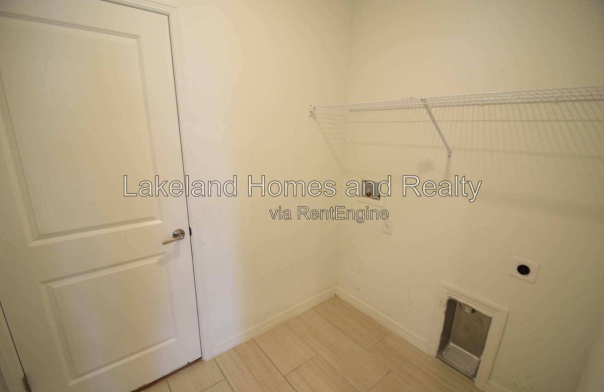House for rent at 4060 Radiant Mountain Dr, Plant City, FL 33565