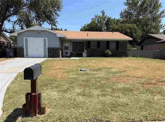 House for rent at 128 NE English St, Lawton, OK 73507