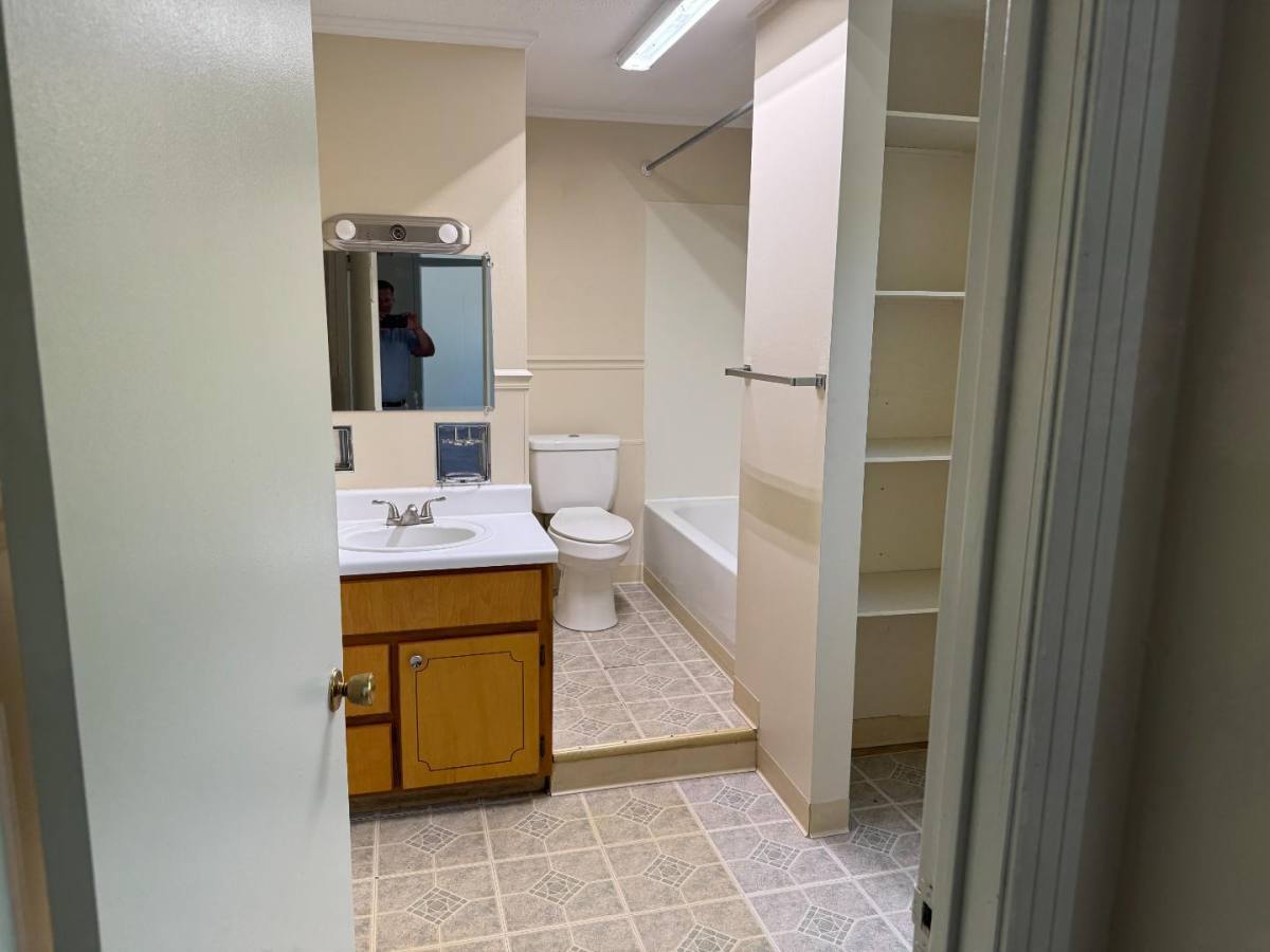 Apartment for rent at 367 E Forest Ave #B, Jackson, TN 38305