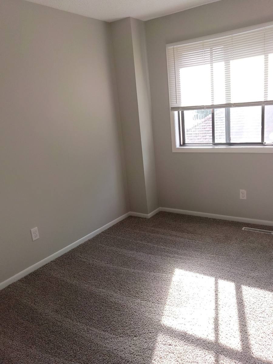 Townhouse for rent at 170 Bridlewood Dr, St. Paul, MN 55119